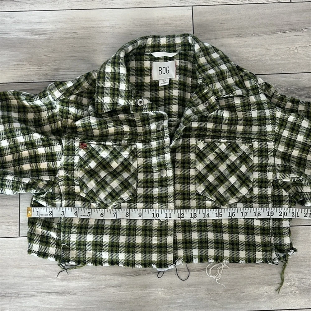 BDG Urban Outfitters Green Plaid Cropped Jacket size small